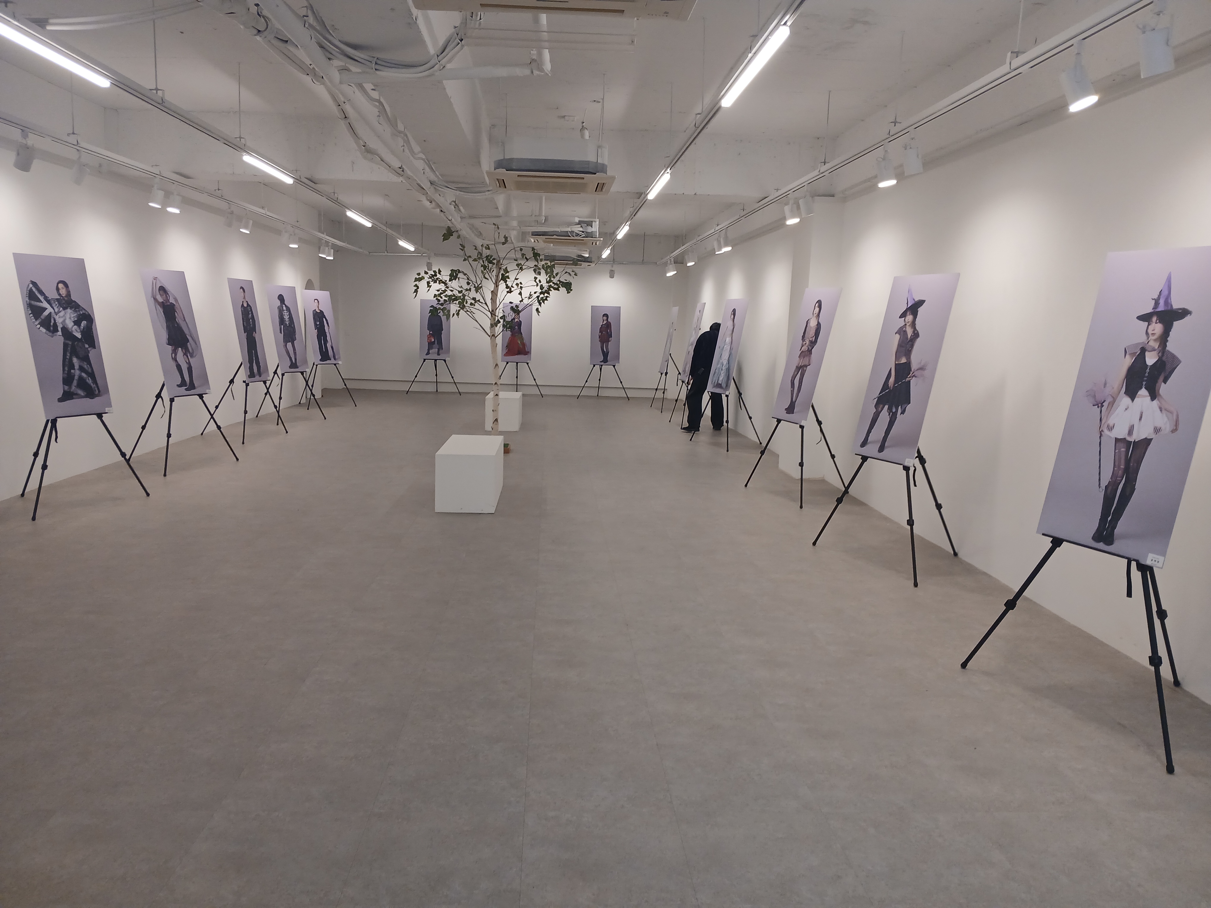 [패션스타일디자인]2025 패션아카이브-사진전 9번째 첨부파일 이미지