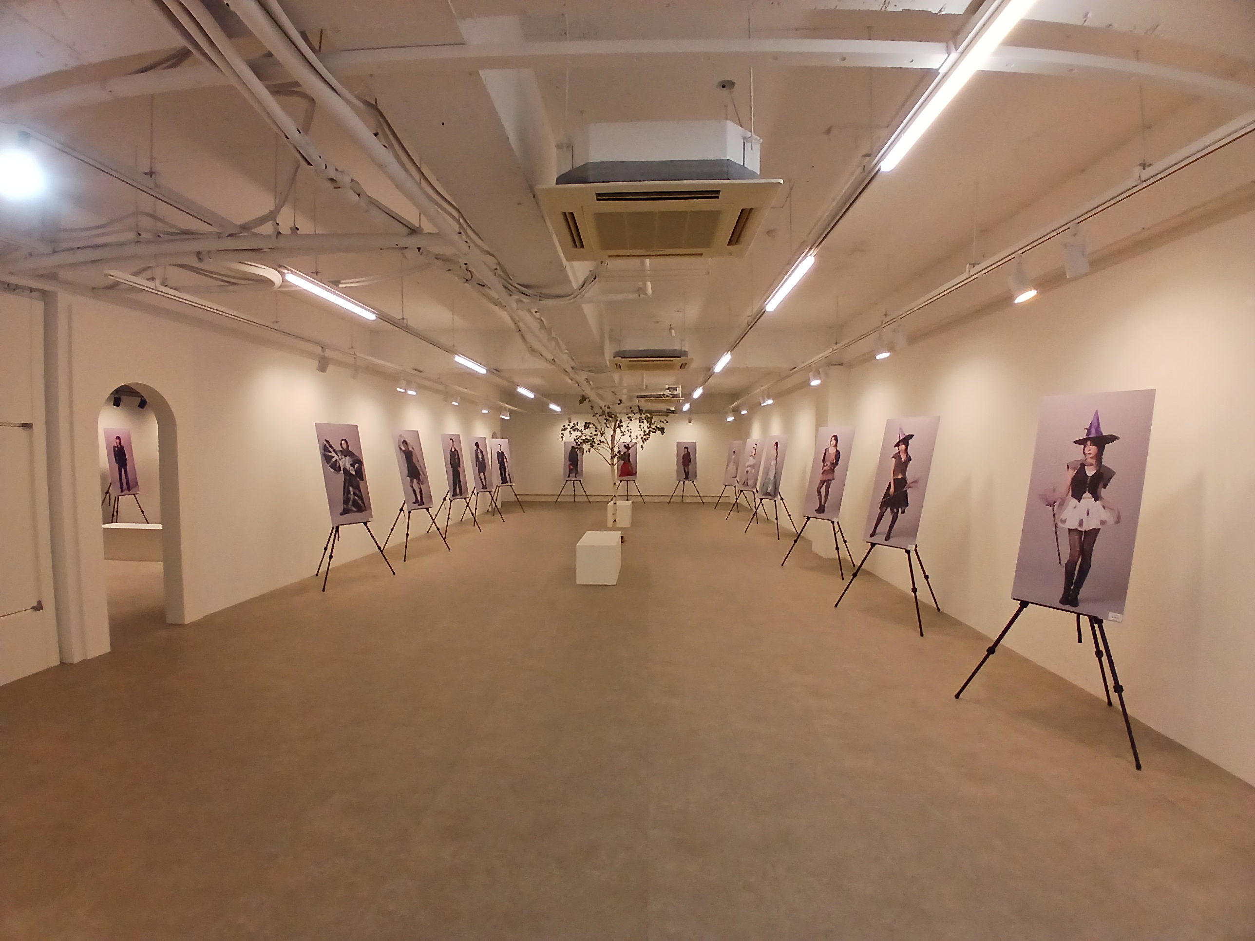 [패션스타일디자인]2025 패션아카이브-사진전 12번째 첨부파일 이미지