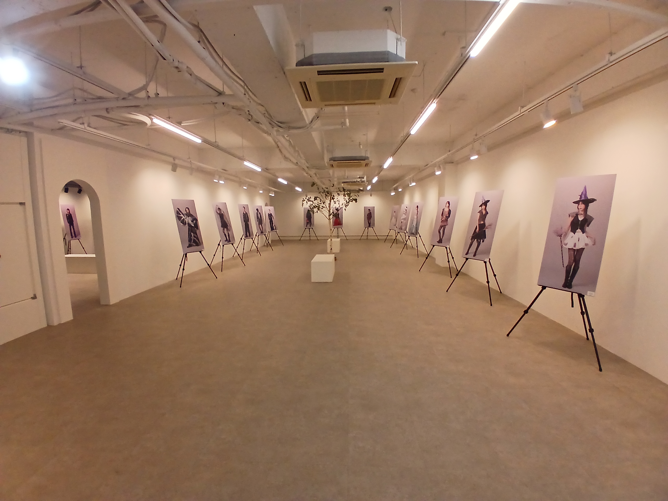 [패션스타일디자인]2025 패션아카이브-사진전 13번째 첨부파일 이미지