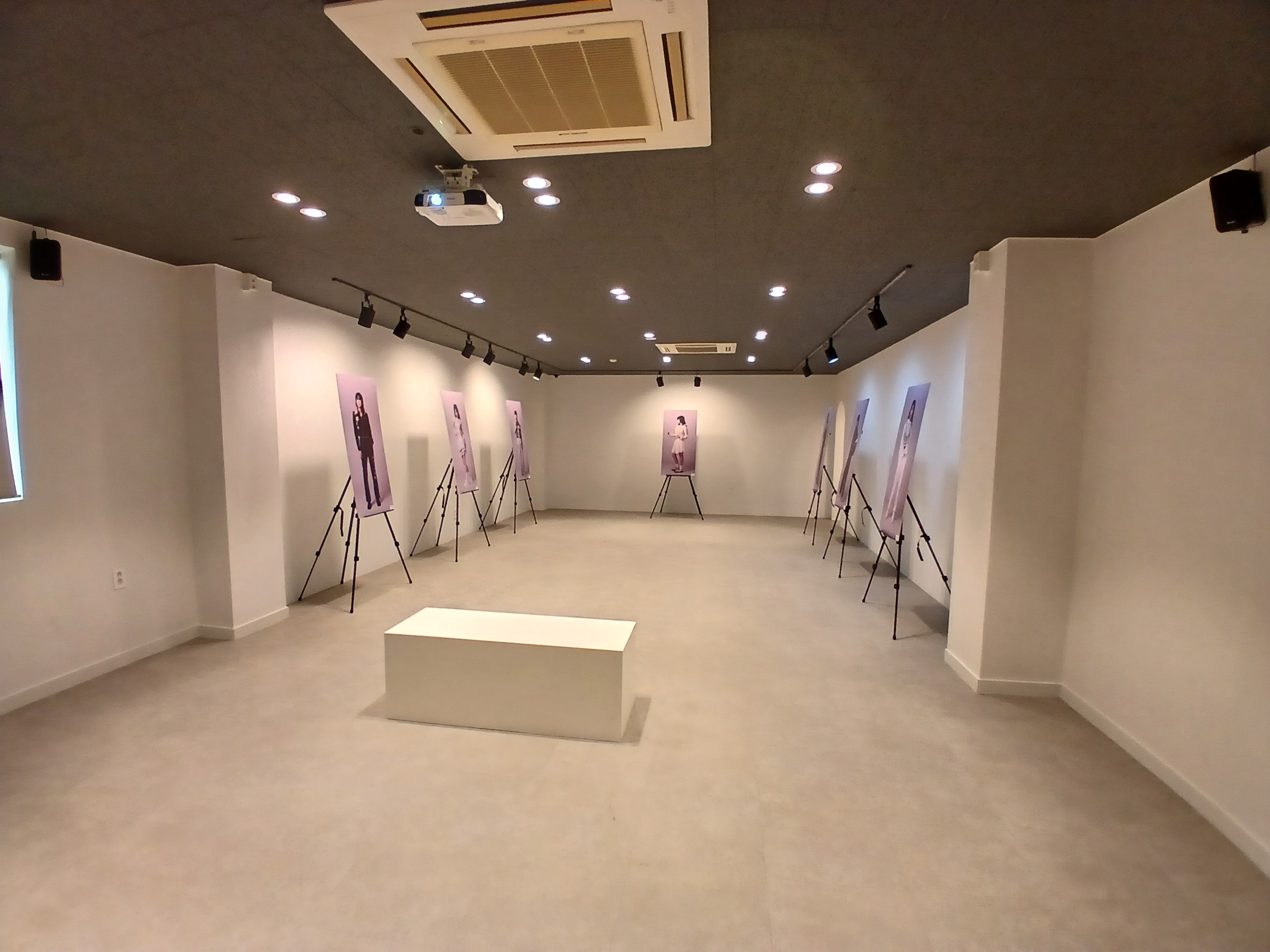 [패션스타일디자인]2025 패션아카이브-사진전 16번째 첨부파일 이미지