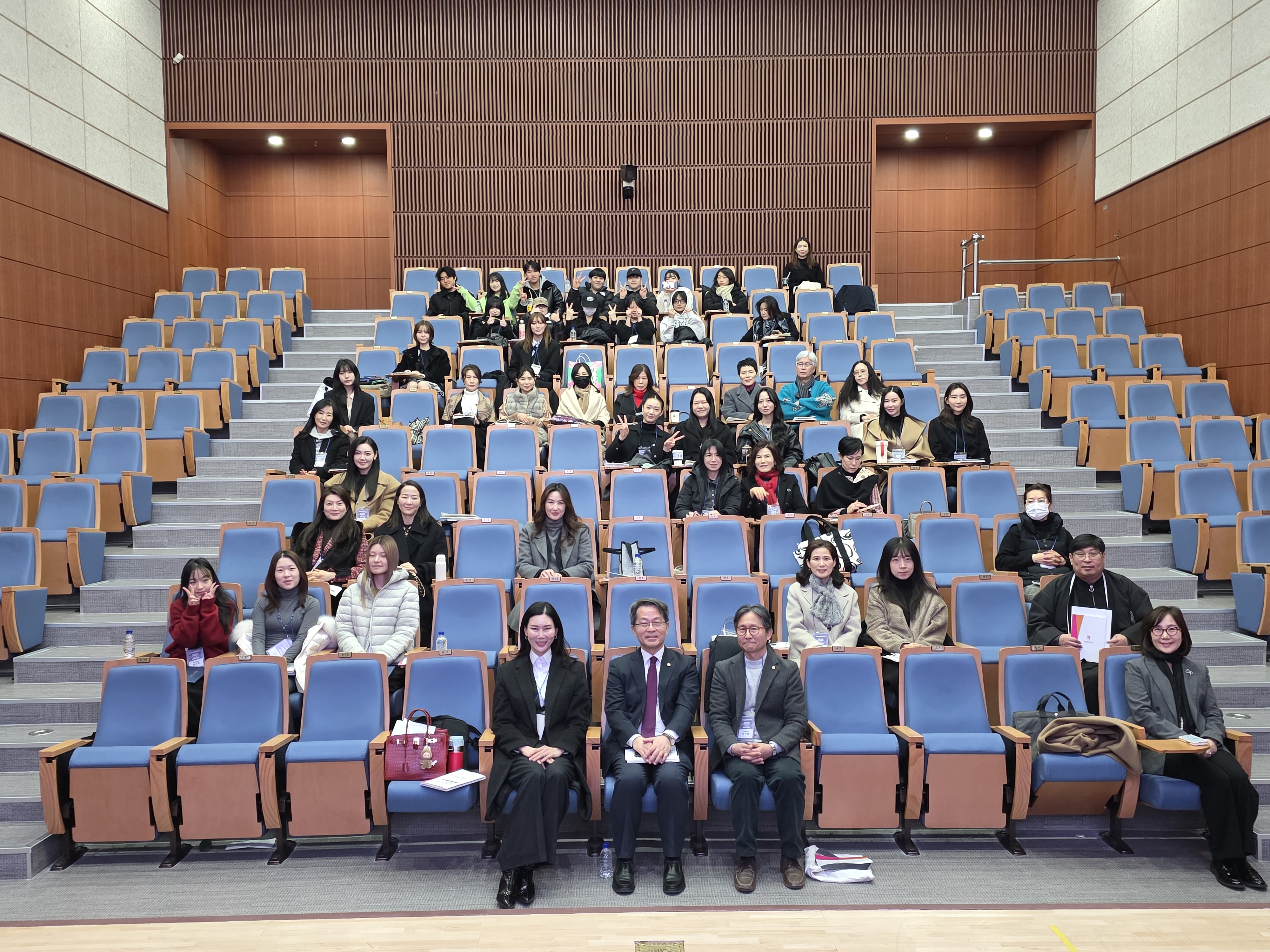 [패션스타일디자인]2025 제15회  캡스톤디자인 상상프로젝트(학술대회) 8번째 첨부파일 이미지