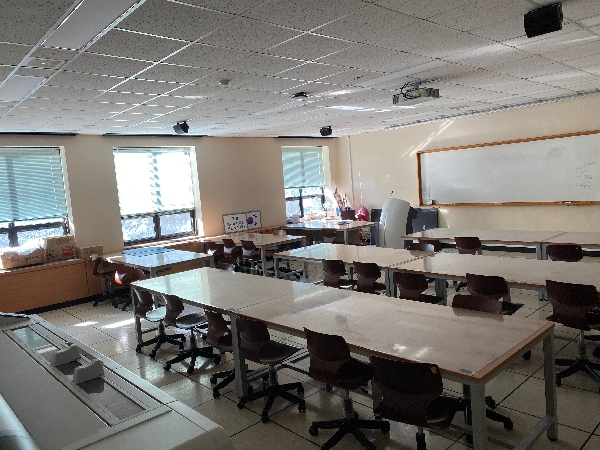 2023학년도 웹툰애니메이션학부 806호 실습실 및 기자재 현황 대표이미지