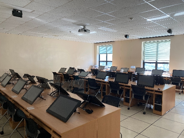 2023학년도 웹툰애니메이션학부 807호 실습실 및 기자재 현황 대표이미지